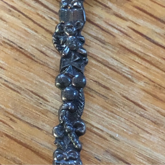 Beautiful Vintage Christmas Bundle of 2 spoons with incredible details - Picture 11 of 15